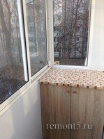 Стеклянная мозаика на балконной тумбе