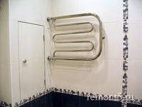 сантехническая дверка из плитки в ванной