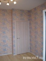 входная дверь в комнату