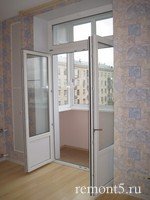 распашная дверь на балкон