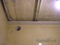 сборка подвесного потолка в ванной