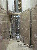 задняя стенка в туалете снимается в случае ремонта